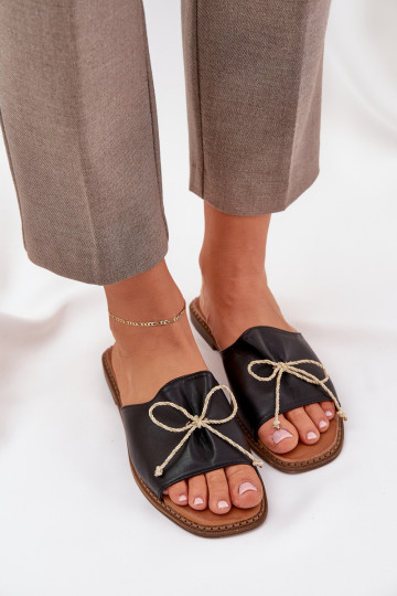 Pantofole Su una suola piatta decorare Kokardką colore nero Deonelis