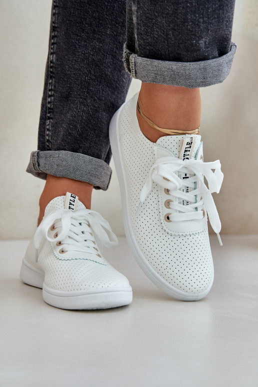 Sneakers stringate da donna traforate colore avorio Carinel Sneakers stringate da donna traforate colore avorio Carinel