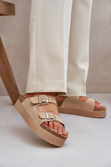 Pantofole da donna con una piattaforma con fibbie beige Aramia 2