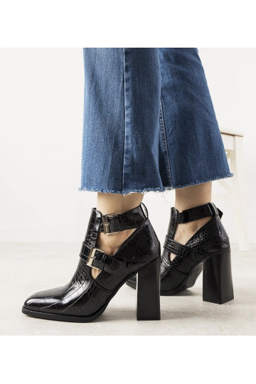 Stivaletti neri con tacco a... 2