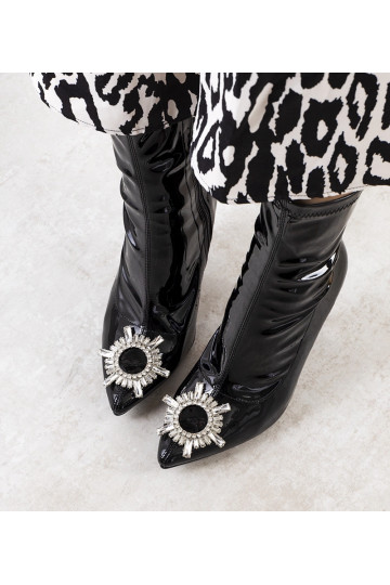 Stivaletti in vernice nera... 2