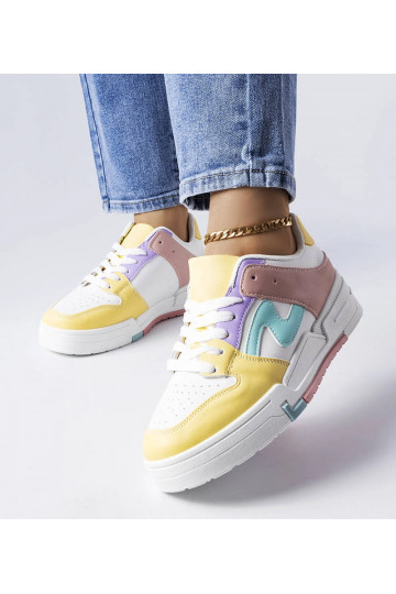 Scarpe rosa e gialle con...