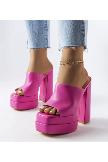 Infradito rosa con tacco... 2