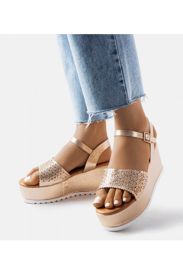 Sandali con plateau...