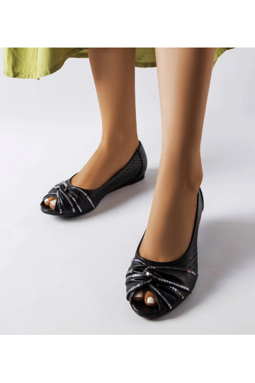 Ballerine nere traforate...