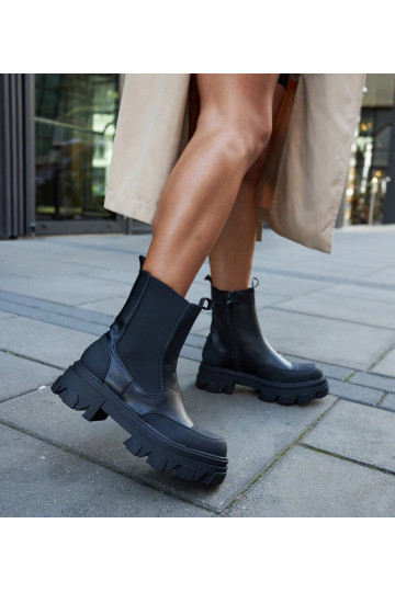 Stivaletti neri con...