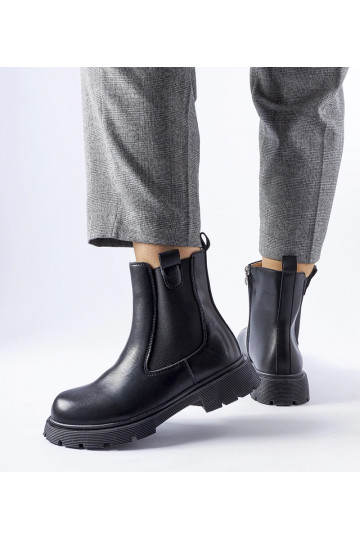 Stivaletti classici neri... 2