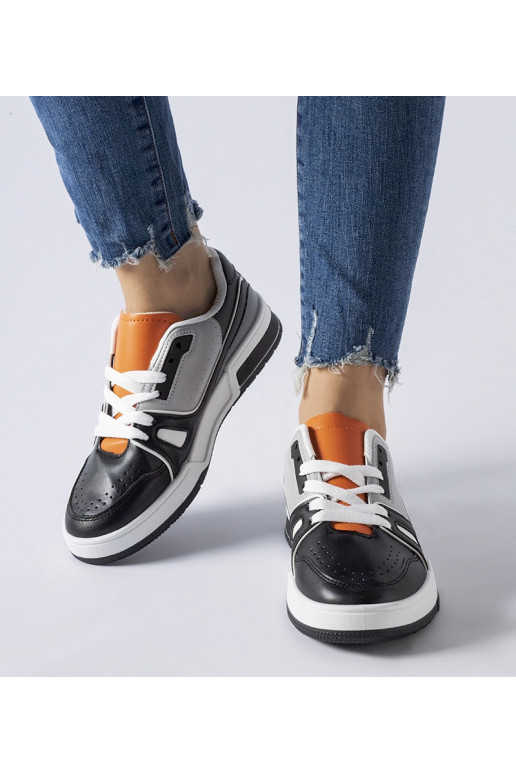 Scarpe nere con linguetta arancione...