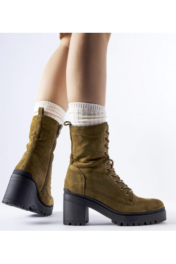 Stivaletti verdi isolati... 2