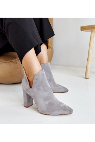 Stivaletti con tacco...