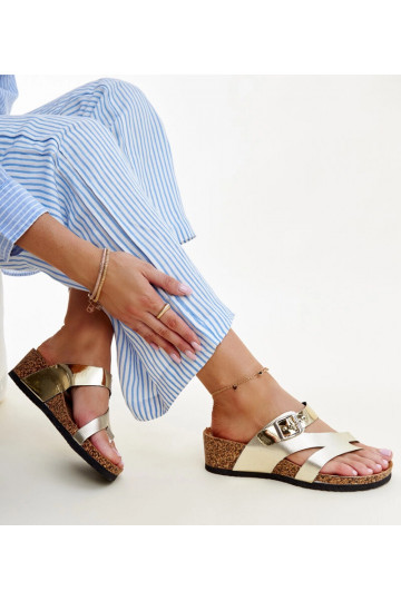 Sandali con zeppa...