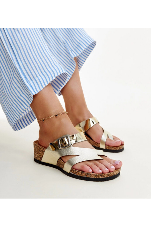 Sandali con zeppa metallizzati oro...