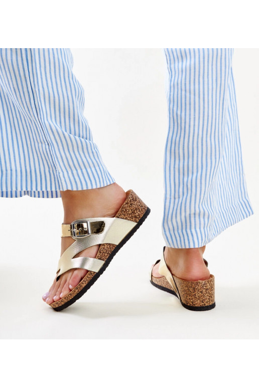 Sandali con zeppa metallizzati oro...