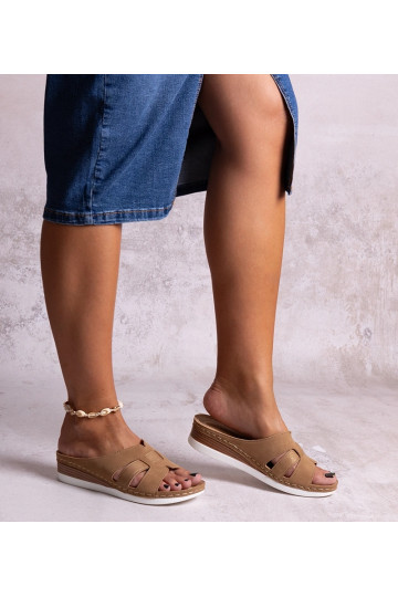 Infradito basse leggere...