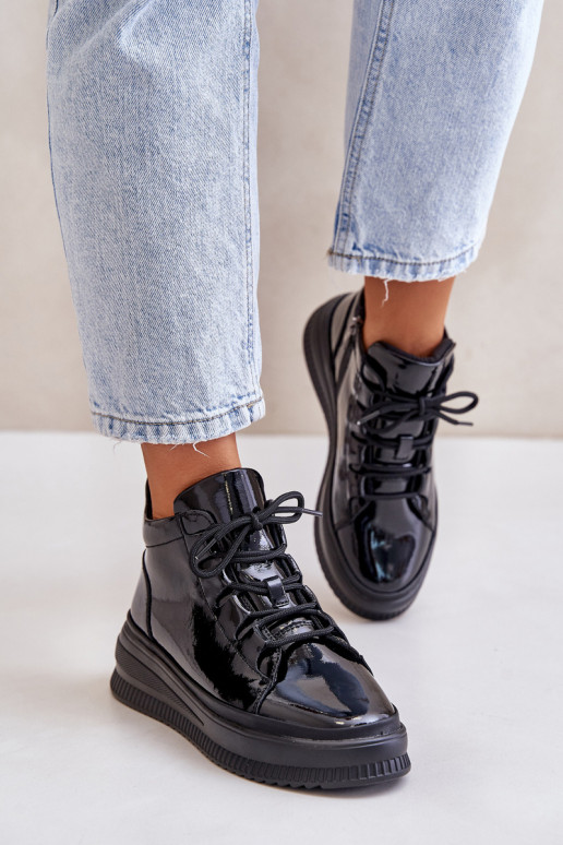 Scarpe sportive con effetto lucido e... Scarpe sportive con effetto lucido e...