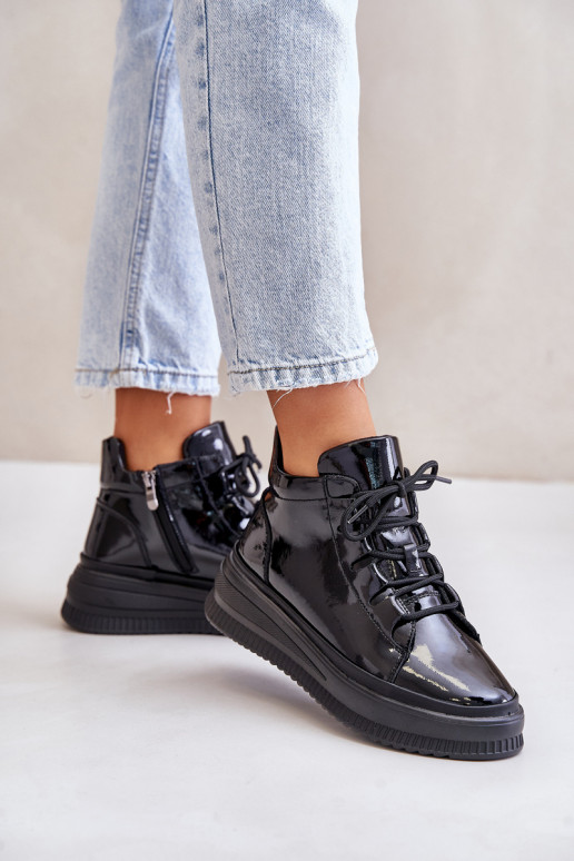 Scarpe sportive con effetto lucido e... Scarpe sportive con effetto lucido e...