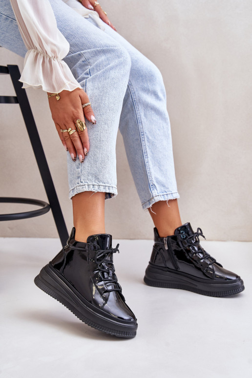 Scarpe sportive con effetto lucido e... Scarpe sportive con effetto lucido e...