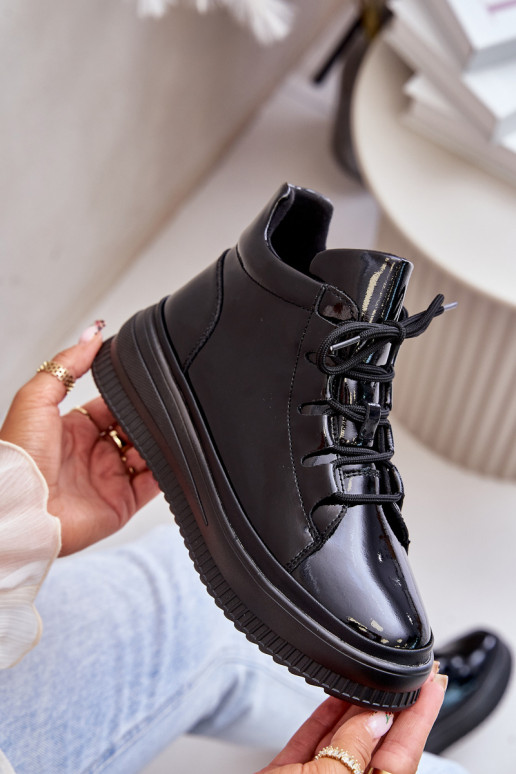 Scarpe sportive con effetto lucido e... Scarpe sportive con effetto lucido e...