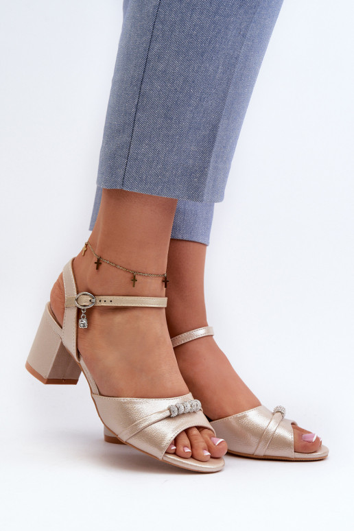 Sandali da donna in similpelle con... Sandali da donna in similpelle con...