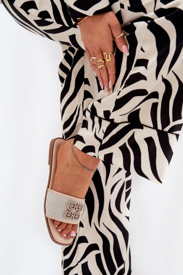 Stile elegante Pantofole da donna con ornamenti con tacchi larghi beige Lovehia