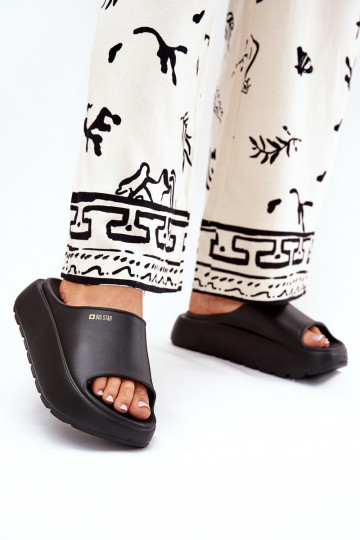 Pantofole leggere Pantofole da donna con una piattaforma Big Star RR274A567 colore nero