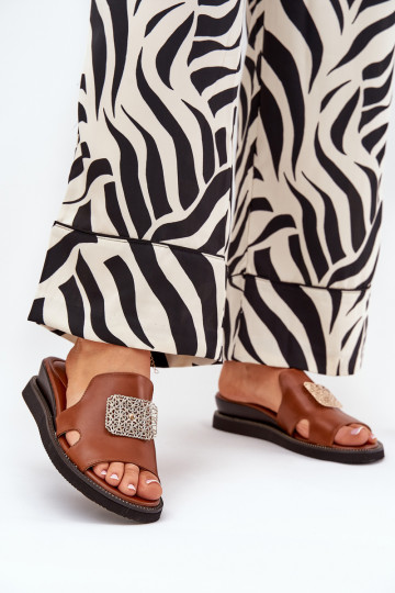Pantofole da donna Su un cuneo Eko Pelle con ornamenti colore marrone Sarela 2