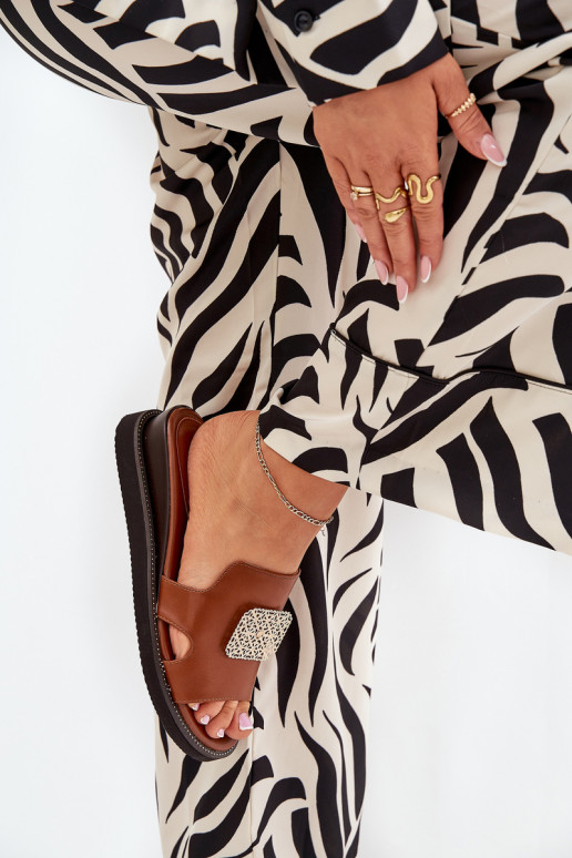 Pantofole da donna Su un cuneo Eko Pelle con ornamenti colore marrone Sarela