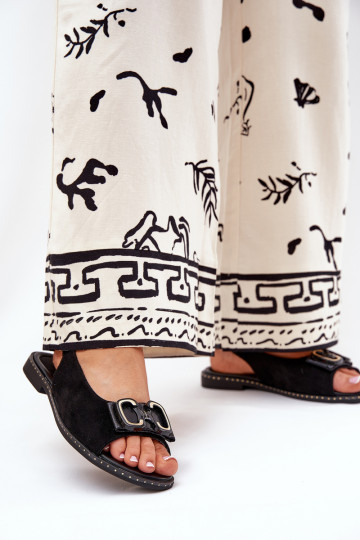 Sandali bassi con ornamenti in ecopelle scamosciataoAe colore nero Lilria 2