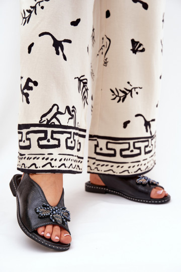 con lucentezza Sandali da donna con ornamenti isoscele colore nero Russona 2