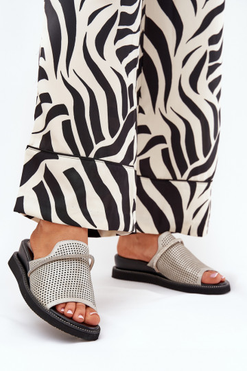 Pantofole da donna con tacco a zeppa e fascia decorativa argentata TeriĮes