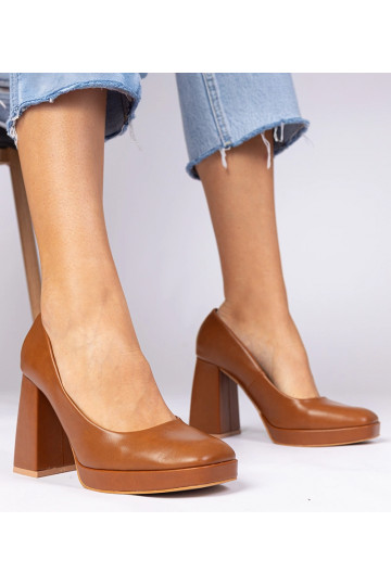 Décolleté marroni con tacco...