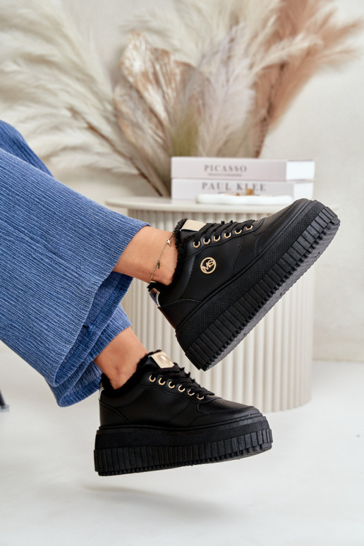 Scarpe sportive modello sneakers... Scarpe sportive modello sneakers...