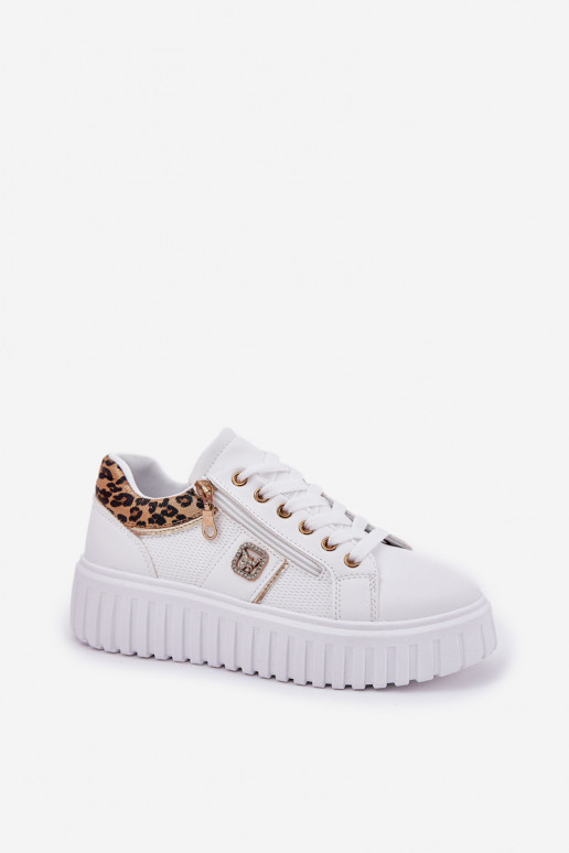 scarpe da ginnastica Femminile con una piattaforma in ecopelle con motivi di pelliccia di leopardo Colore bianco Velionna