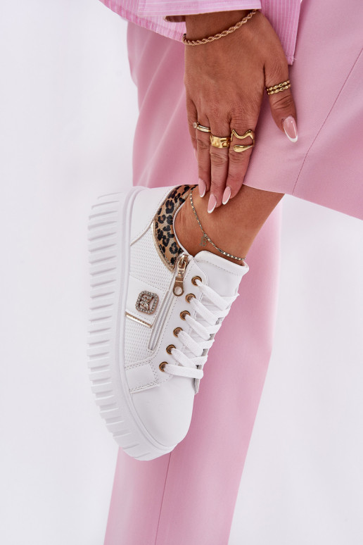 scarpe da ginnastica Femminile con una piattaforma in ecopelle con motivi di pelliccia di leopardo Colore bianco Velionna