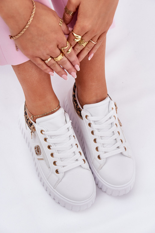 scarpe da ginnastica Femminile con una piattaforma in ecopelle con motivi di pelliccia di leopardo Colore bianco Velionna