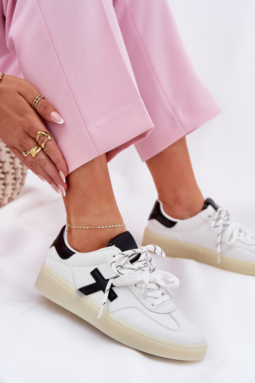 Basso scarpe da ginnastica Femminile Colore bianco Zelevelis