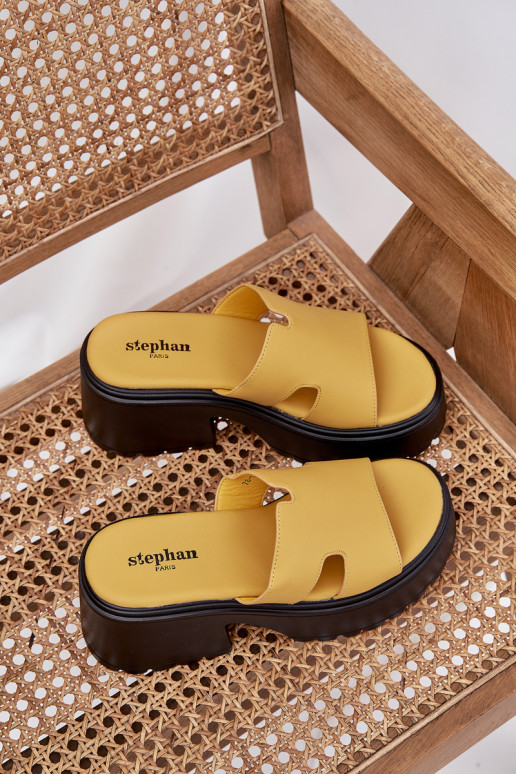 Pantofole da donna con una piattaforma I Devessiccio Obcasie colore giallo Rizana