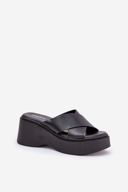 Pantofole da donna con una piattaforma I Koturnie colore nero Nelithraea Pantofole da donna con una piattaforma I Koturnie colore nero Nelithraea