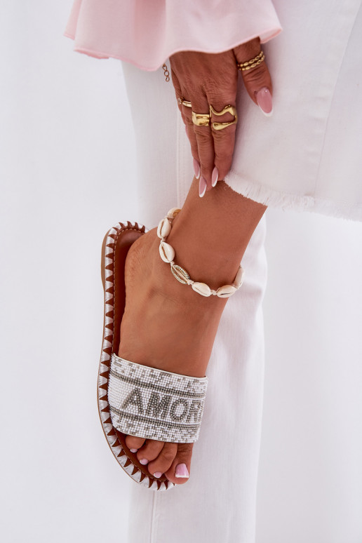 Pantofole da donna con tacchi larghi Con decorazione Colore bianco Dorfedi