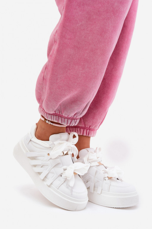 Eko Pelle Scarpe modello sneakers con una piattaforma Colore bianco Penolle