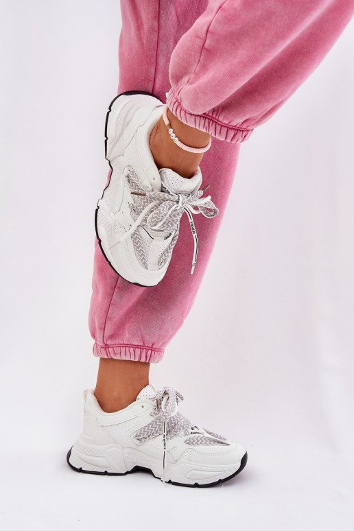 Scarpe modello sneakers scarpe da ginnastica Femminile Z PodAójnym Allacciaturam Colore bianco Efobell