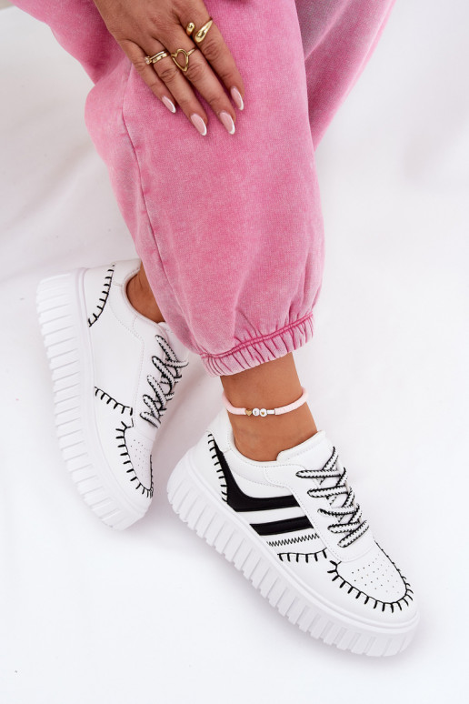 Scarpe modello sneakers Femminile con una piattaforma Bianco-colore nero Ofenale