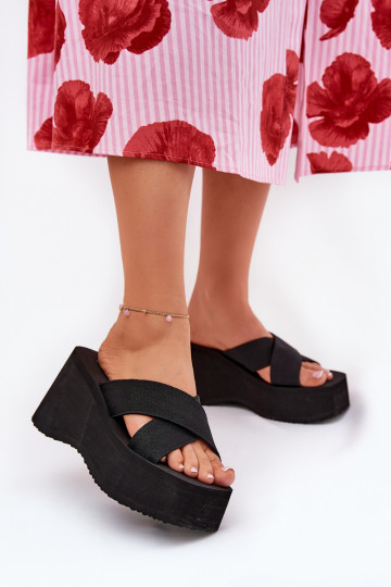 Pantofole da donna Su un cuneo e piattaforma colore nero Sevolee 2