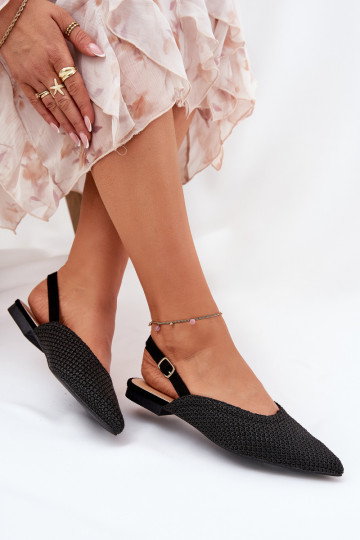 Ballerine con intrecci e punte affusolate nere