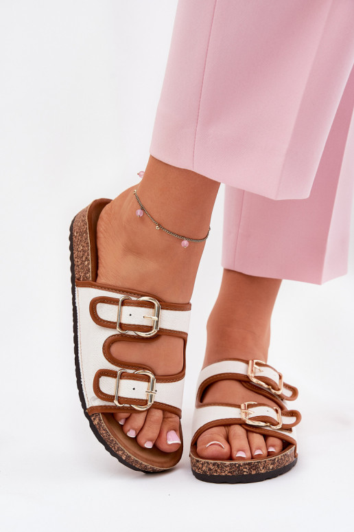  Pantofole da donna con una piattaforma con fibbie Colore bianco Osoffe