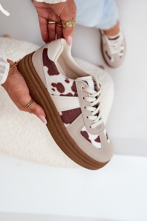 Femminile Scarpe modello sneakers con una piattaforma IN Łaty beige Lincidi