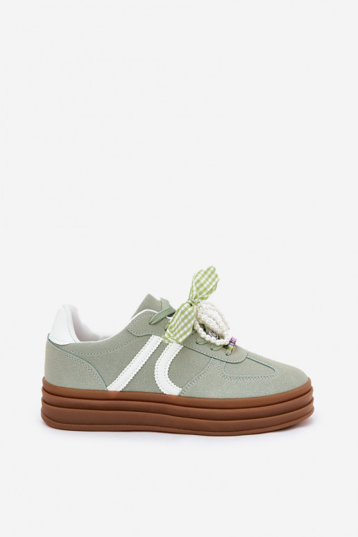 Scarpe modello sneakers Femminile con una piattaforma con bellissimi dettagli colore verde Vinness
