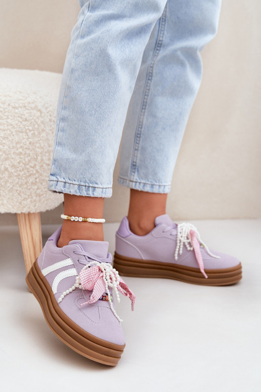 Scarpe modello sneakers Femminile con una piattaforma con bellissimi dettagli Colore viola Vinness