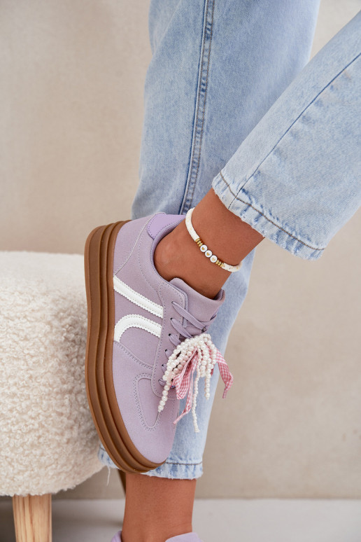Scarpe modello sneakers Femminile con una piattaforma con bellissimi dettagli Colore viola Vinness