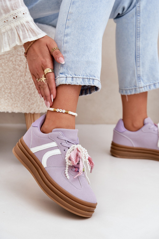Scarpe modello sneakers Femminile con una piattaforma con bellissimi dettagli Colore viola Vinness